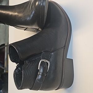 NWOT Baretraps Marconi Bootie Black Sz 7